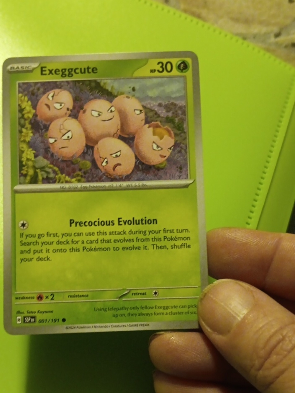 Pokemon Exeggcute Trading Card - Green